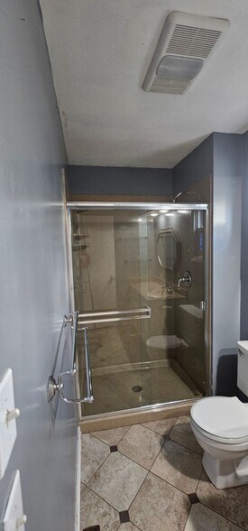 Building Photo - 7228 Linden St