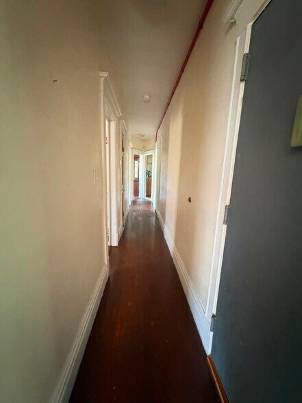 Building Photo - 6 Landscape Ave