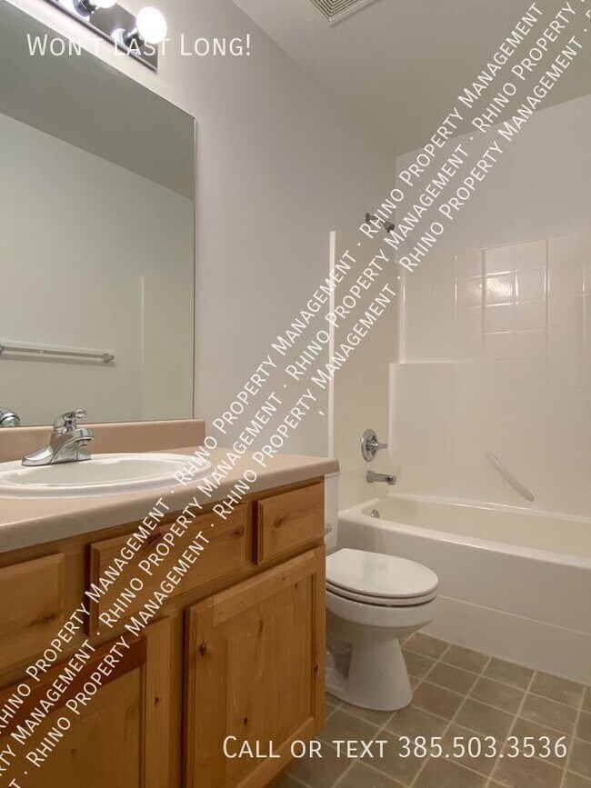 Building Photo - 3 Bed/3 Bath Duplex in Draper