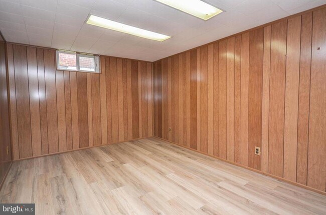 Building Photo - 4426 Hallet St