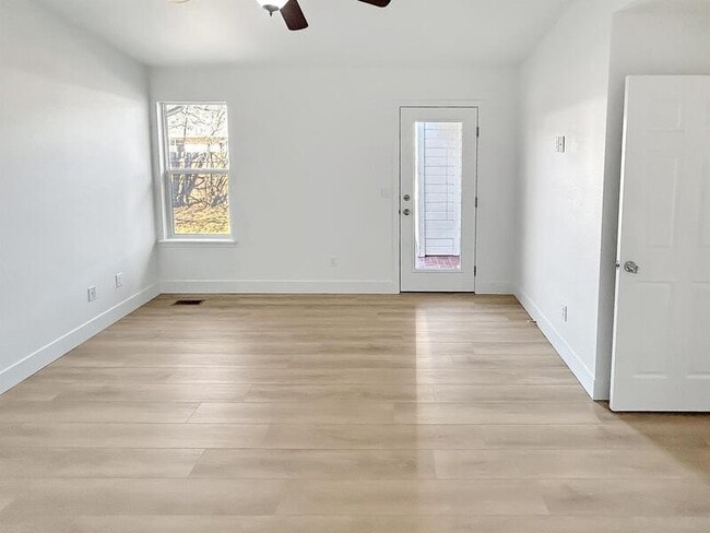 Building Photo - 5317 N Candlestick Ave