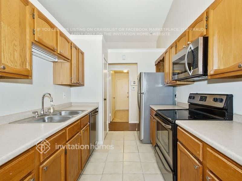 Building Photo - 5345 Colonial Dr