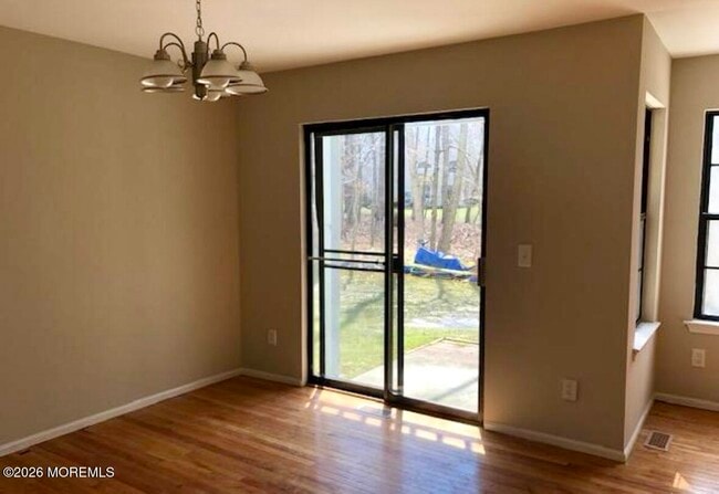 Building Photo - 1004 Arlington Dr