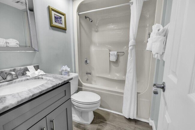 Building Photo - 2500 N Ocean Blvd