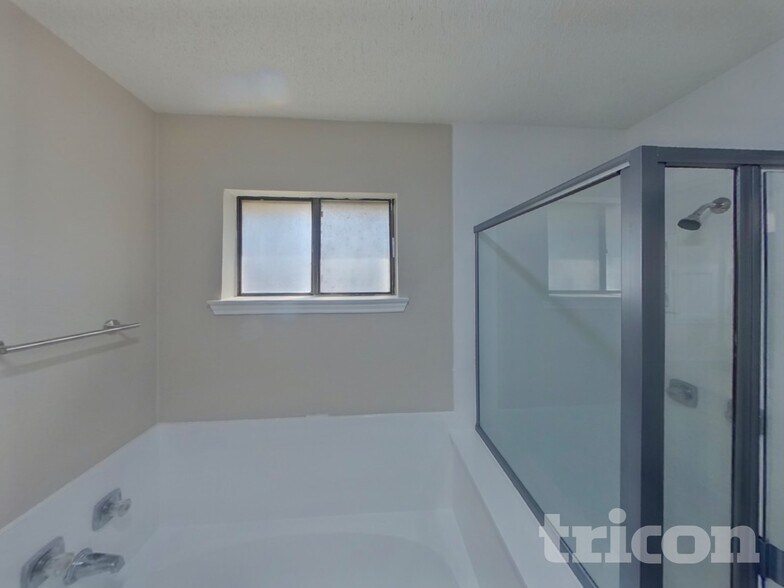 Building Photo - 8406 Americas Cup