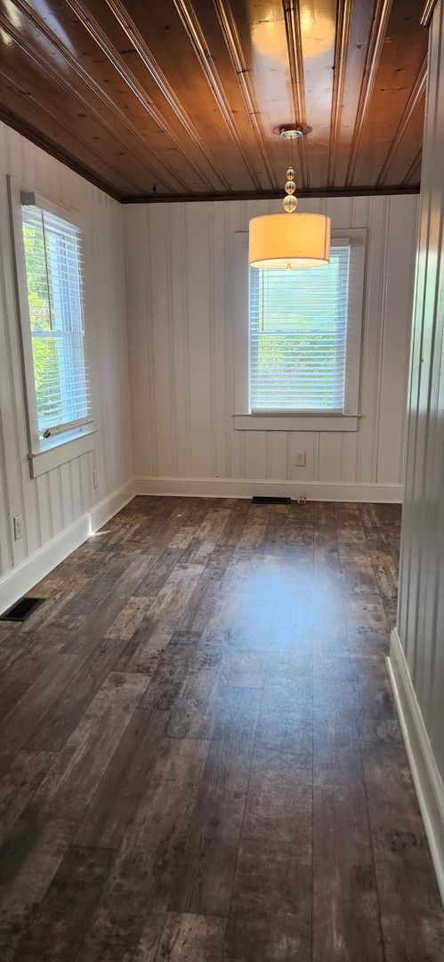 Building Photo - 3 BR Less than Half a Mile to Swamp Rabbit...