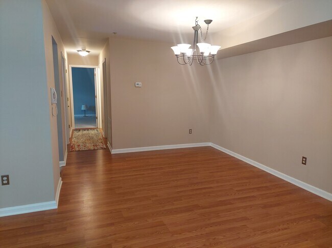 Building Photo - 3800 Sunnyfield Ct