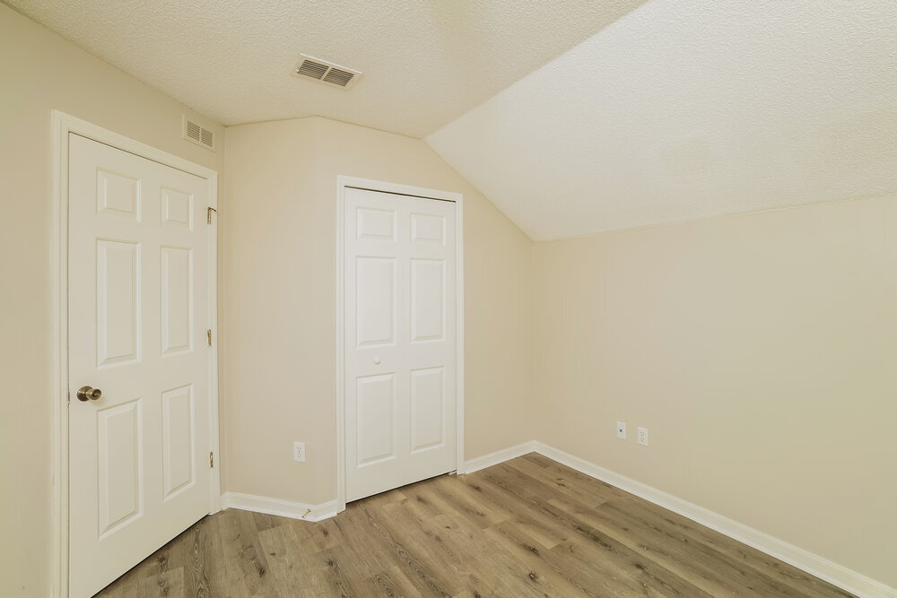 Building Photo - 6035 Pointe Pleasant Blvd