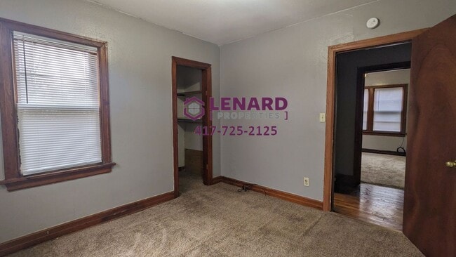 Building Photo - Cozy 2 Bedroom Home!