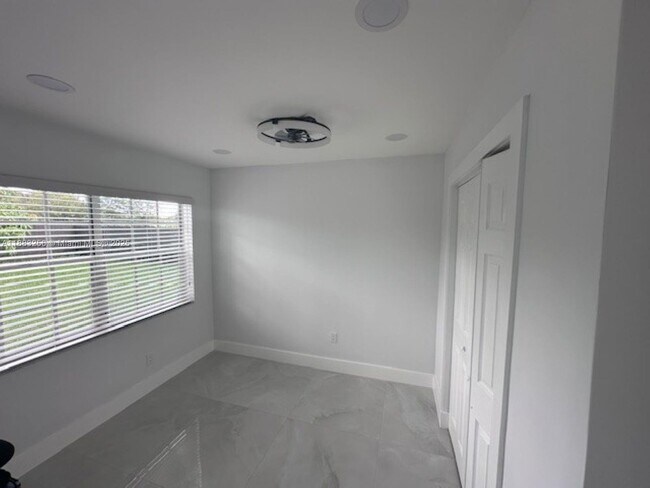 Building Photo - 8557 Windy Cir