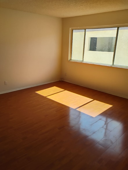 Building Photo - 2937 S Orange Dr