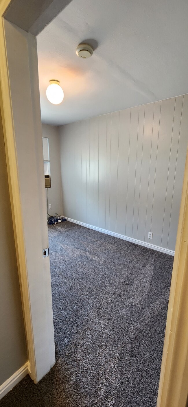 Building Photo - 585B S 1200 W