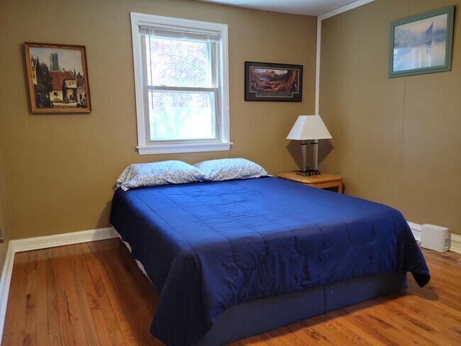 Building Photo - 4652 S Lenox St