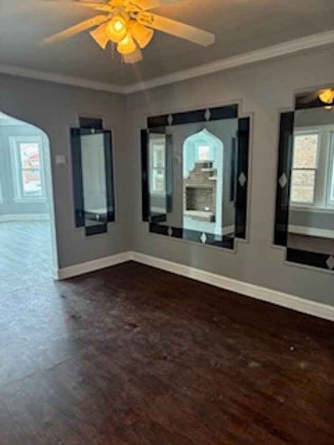 Building Photo - 10625 S Calumet Ave