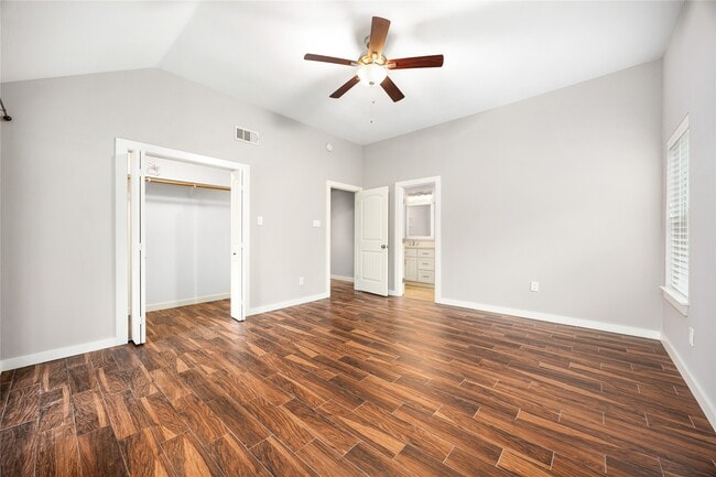 Building Photo - 5122 Prairie Creek Dr