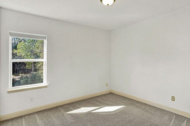 Building Photo - Gorgeous 5 bedroom/ 4 bathroom home in Durbin!