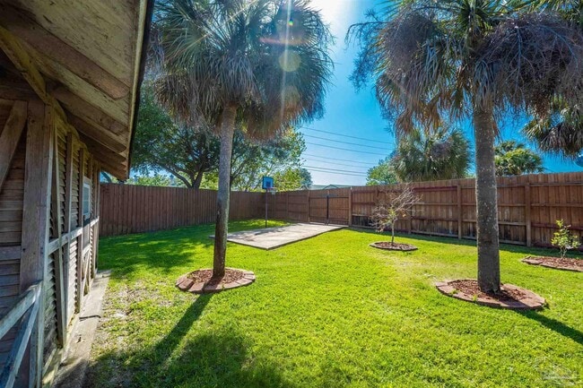 Building Photo - 400 Ridge Wood Cir