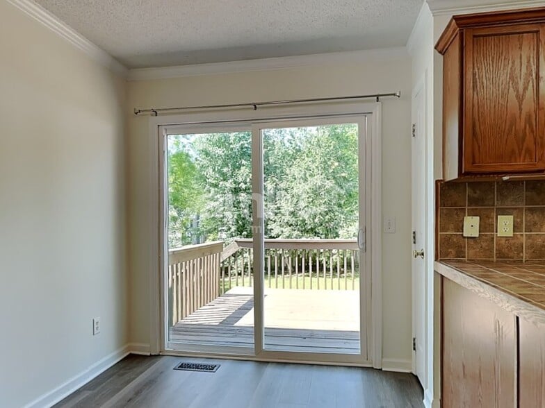 Building Photo - 2328 Water Lilly Way