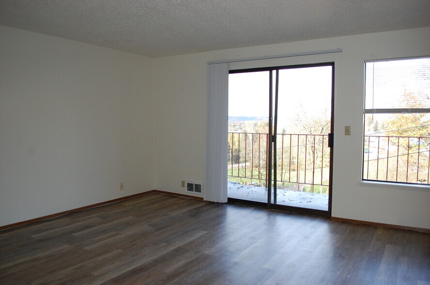 Building Photo - 108 Kensington Ave S