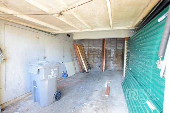 Building Photo - 2041 36th Ave