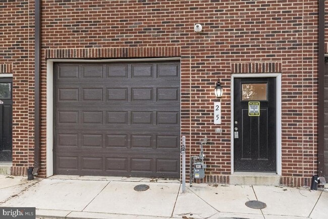 Building Photo - 25 S Bethel St