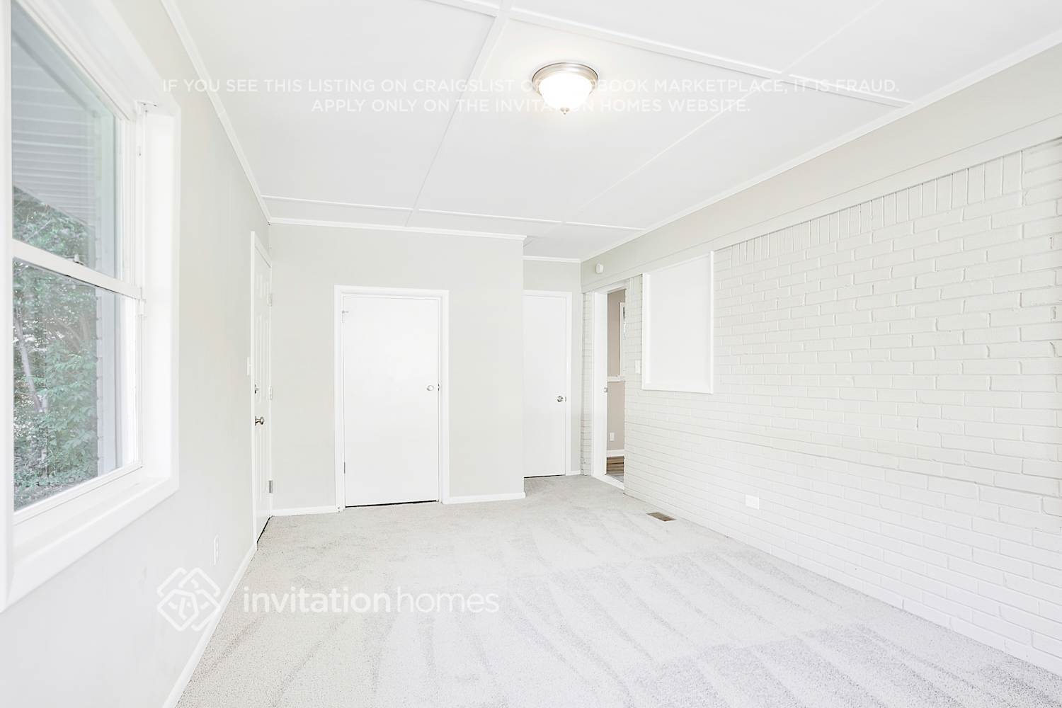 Building Photo - 2434 Shamrock Dr