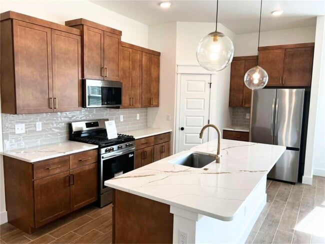 Building Photo - 251 Kristen Ln