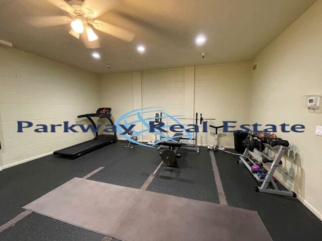 Building Photo - Penthouse Condo in 55+ Community