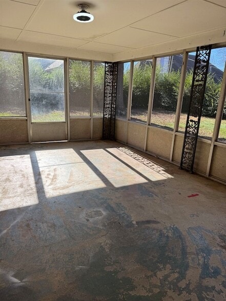 Building Photo - 4973 Greenway Rd