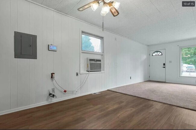 Building Photo - 1644 Eastbrook Dr S