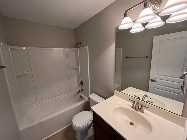 Building Photo - **OFFERING REFUNDABLE APPLICATION FEES** Fantastic 3BD, 2.5BA North Raleigh Townhome with Fenced ...