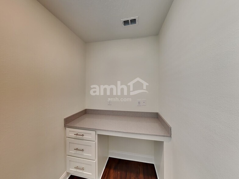 Building Photo - 6107 Little Blf Cir