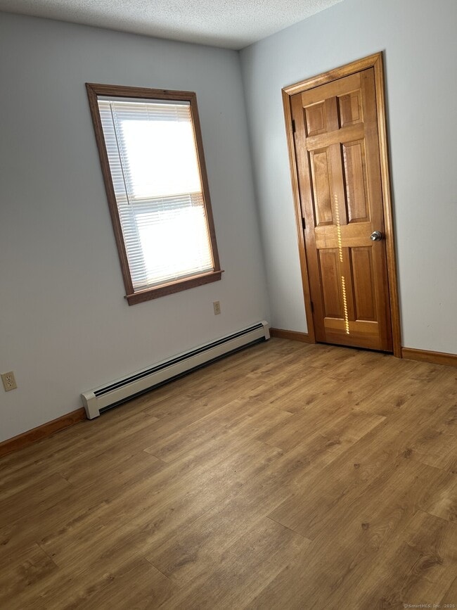 Building Photo - 176 N Cherry St