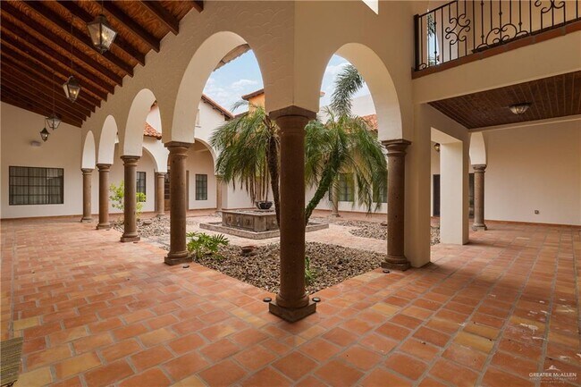 Building Photo - 2304 Antigua Dr