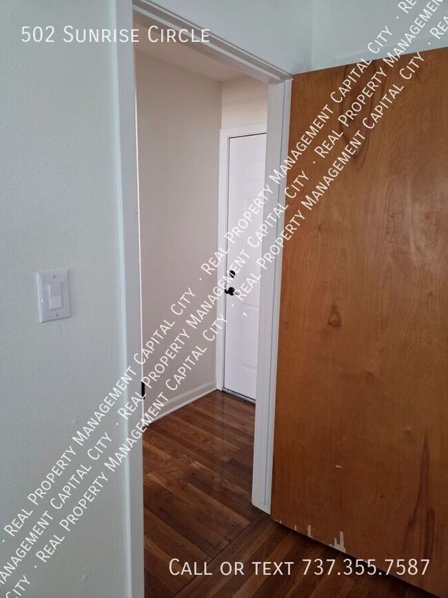 Building Photo - 502 Sunrise Cir