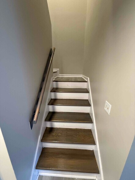 Building Photo - 656 Mercer Dr