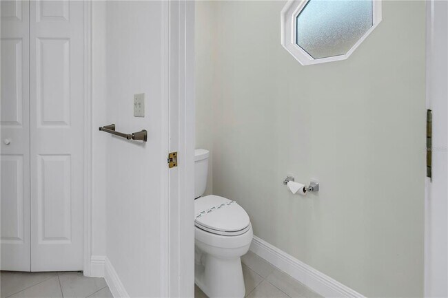 Building Photo - 4832 Queen Palm Terrace NE