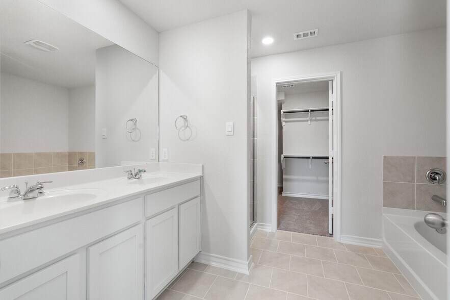 Building Photo - 12015 Topaz