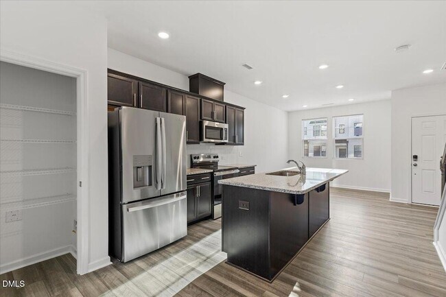 Building Photo - 1504 Crescent Townes Wy