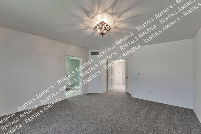 Building Photo - 10698 N Thunder Hill Pl