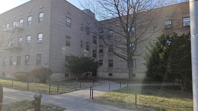 Primary Photo - 144-17 79th Ave