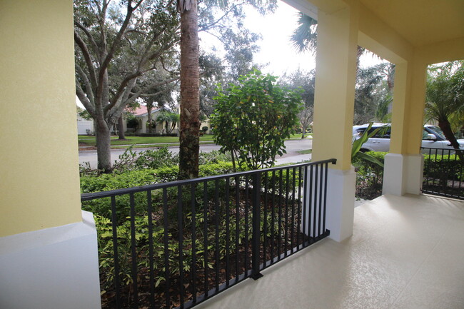 Building Photo - 256 San Remo Dr