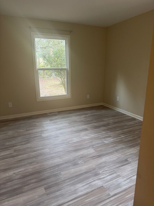 Building Photo - Long term rental in Manteo