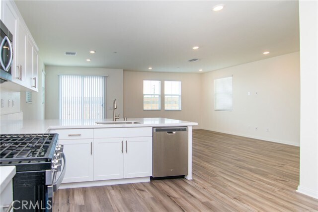 Building Photo - 1592 Redwoods Drive Pl