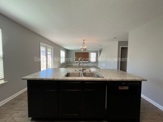 Building Photo - 5881 Old Plantation Court