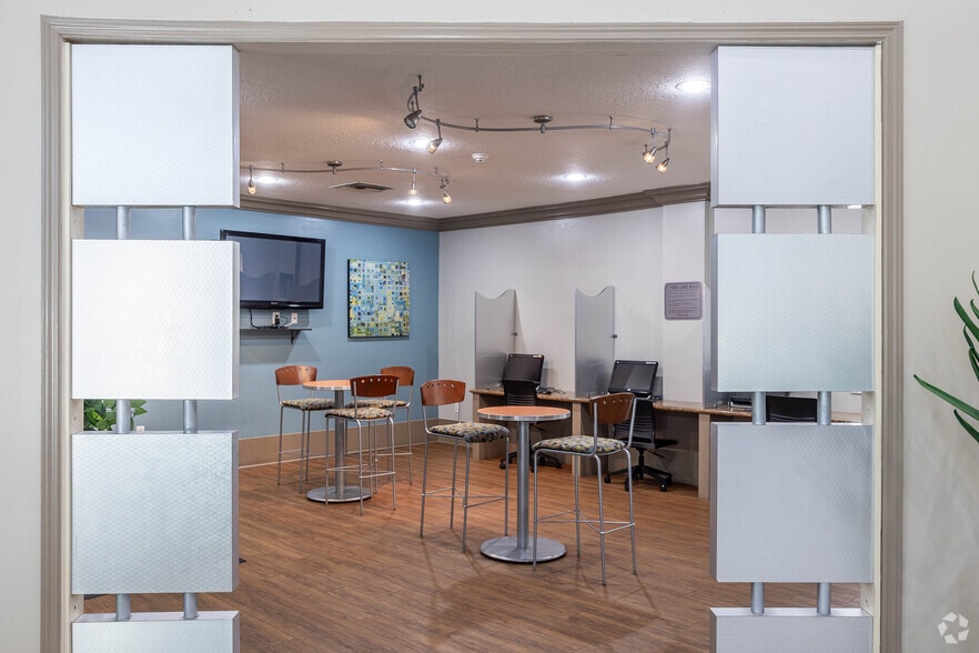 Business Center - Solara At Wellington