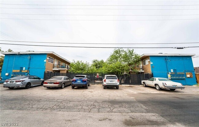 Building Photo - 2304 Sunrise Ave