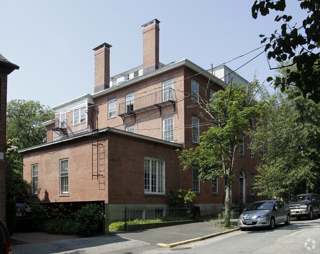 Primary Photo - 77-79 Williams St