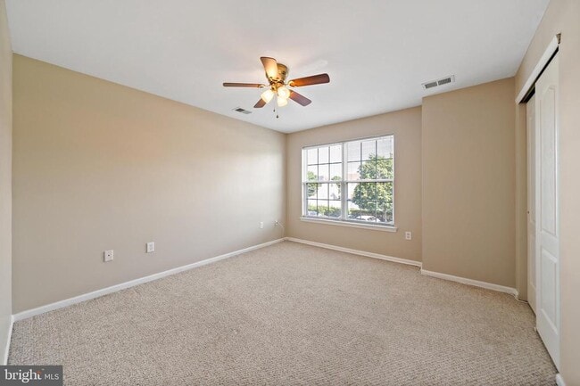 Building Photo - 12 Highbridge Ln