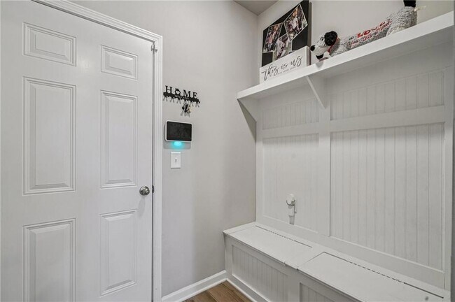 Building Photo - 120 Cabin Way